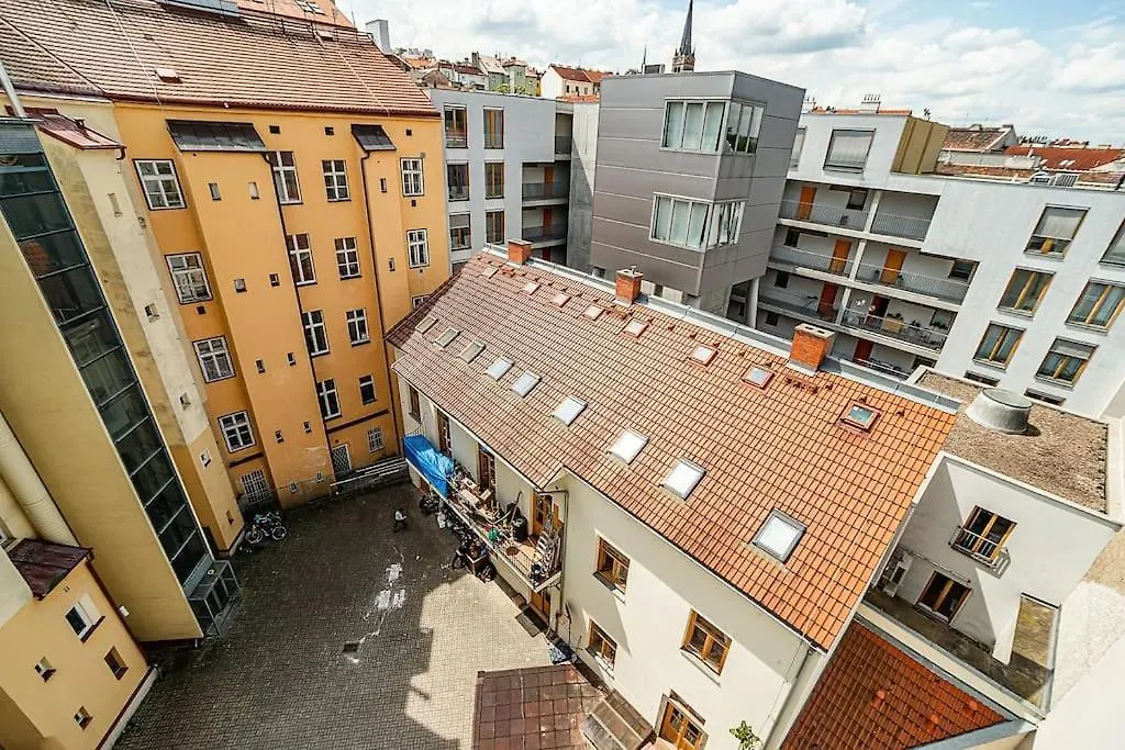 Cosy Studio With Terrace By Tram location